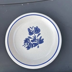 Vintage Pfaltzgraff Yorktowne Salad/Bread/Dessert Plate - 6 3/4" - Picture 1 of 3