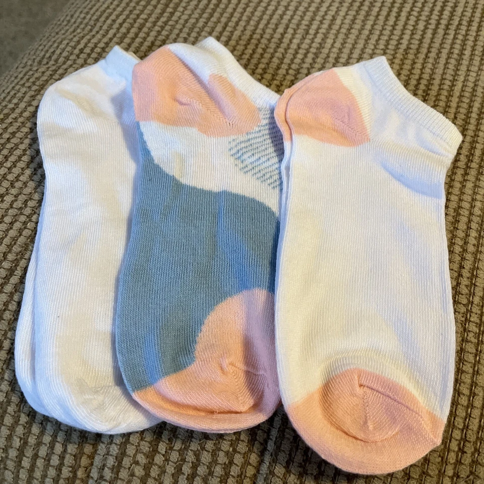 Juego de tres calcetines decorativos para mujer talla 4-10 totalmente nuevos Foto 1 de 1