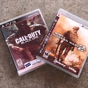 PS3 Call Of Duty Bundle - Black Ops - Modern Warfare 2 - Picture 1 of 3