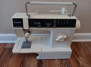 Máquina de coser Singer 6212C vintage modelo pedal probado - Imagen 1 de 8