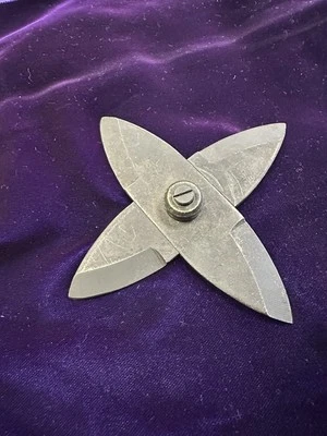 80s Vintage Folding Chinese Ninja Throwing Star Pendant Metal - Изображение 1 из 4
