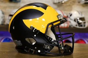 Casco auténtico Michigan Wolverines Riddell Speed - Imagen 1 de 5