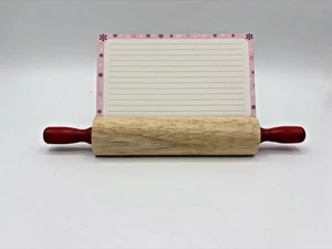 Portatarjetas de recetas con pasador rodante miniatura de 8" asas rojas sostiene tarjeta de índice - Imagen 1 de 6