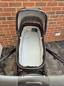 Oyster 3 Pram 2in 1 - Picture 1 of 7