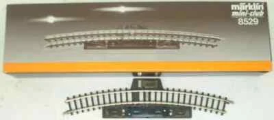 Marklin 8529 Z 7-11/16" R195 mm. 30° Curved Circuit Track - Image 1 of 3