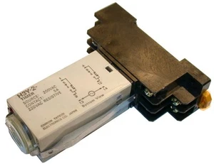 UP TO 6 OMRON TIMERS 0 TO 5 SECONDS H3Y-2 W/ HOLDER - Picture 1 of 3