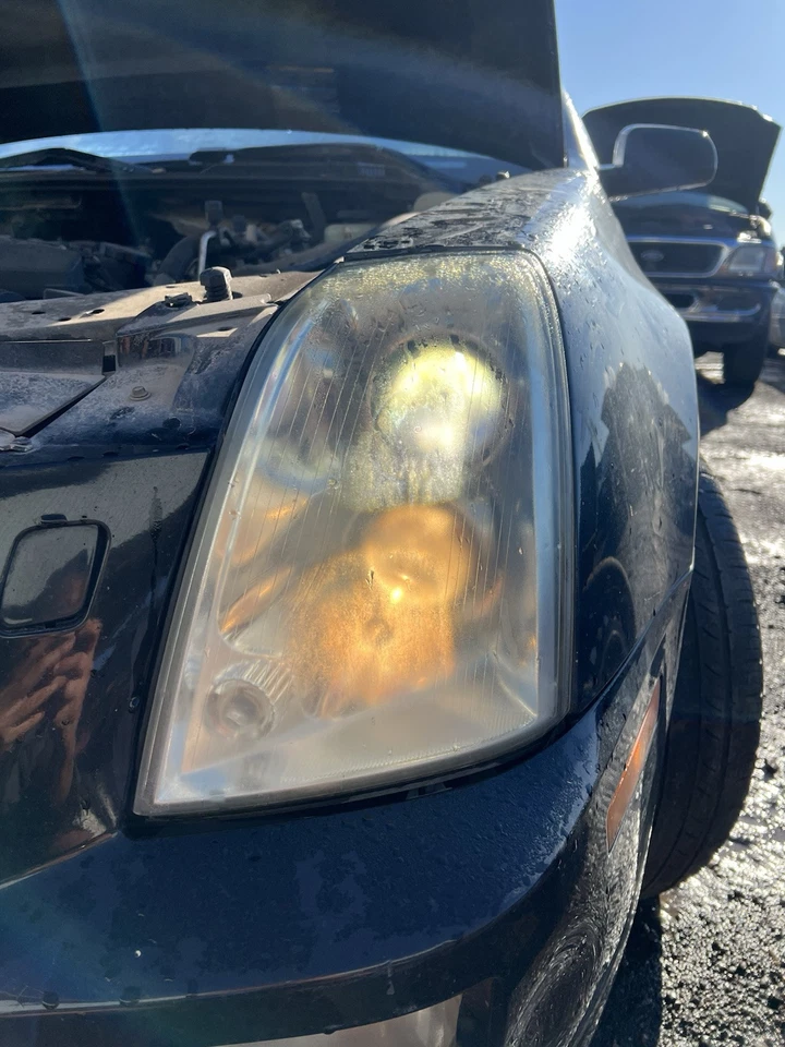 Tested 05-11 Cadillac STS Left Driver Headlight Xenon HID 15845059 OEM - Image 1 of 4
