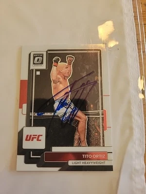 TITO ORTIZ AUTOGRAPH SIGNED TRADING CARD 2011 Topps  UFC LT HEAVYWEIGHT CHAMPION - Image 1 of 2