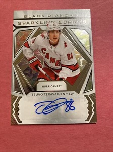 TEUVO TERAVAINEN 2020-21 DIAMANTE NERO script scintillanti AUTOGRAFO auto CANNE - Foto 1 di 7