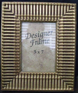 5 X 7 GOLD COLOR WOOD FRAME - Picture 1 of 2