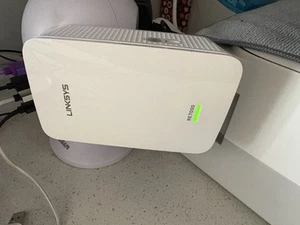 Linksys (RE7000-CA) AC1900+ Max-Stream Wi-Fi Range Extender Power On - Picture 1 of 3