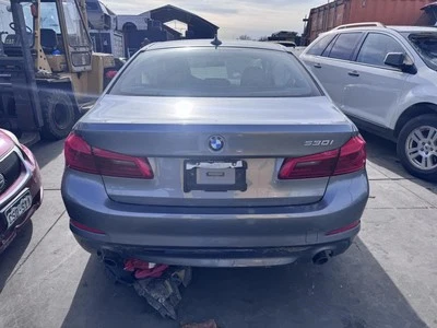 Puerta delantera izquierda del conductor compatible con 17-20 BMW 530i 624918 Foto 1 de 4