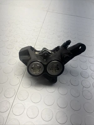 Pinza de freno de disco delantera derecha Yamaha YZF-R6 YZFR6 2003-2005 OEM Foto 1 de 4