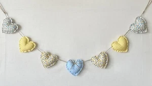 Ghirlanda Cuore Bunting in Tessuti Blu e Giallo Ditsy Floreale & Macchiato & Check - Foto 1 di 10
