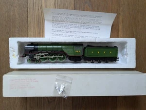 Liliput UK 1060 LNER Class A2 Pacific 525 AH Peppercorn late loco drive example - Picture 1 of 11