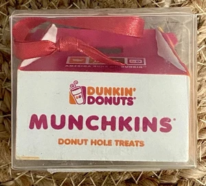 Dunkin Donuts 2013 Schachtel Munchkins Donut Loch Leckereien Christbaumschmuck - Bild 1 von 4