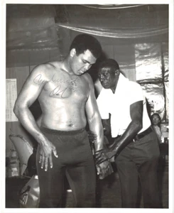 Muhammad Ali signed autographed 8x10 photo! AMCo! 16336 - Picture 1 of 1