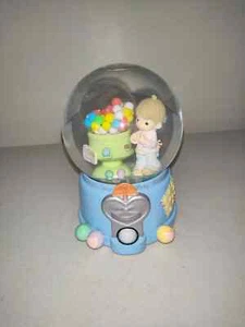 Precious Moments Musical Snowglobe By Enesco Boy W/Gumball Machine - Bild 1 von 1