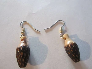 JUEGO DE PENDIENTES CASEROS DE SETAS COLMENILLA AL REVÉS CON HIPO DE ACERO QUIRÚRGICO - Imagen 1 de 6