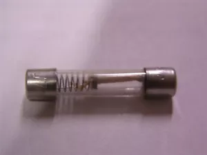 25 Cooper Bussman MDL-8/10 8/10A Time Delay Fuses 1/4" x 1 1/4" - Picture 1 of 1