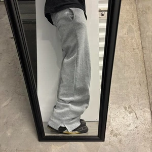 Vintage Y2K/2000s Baggy Grey Essential Sweatpants! Fits XS - Picture 1 of 8