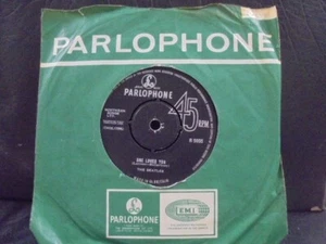 THE BEATLES " SHE LOVES YOU " 1st PRESSING UK PARLOPHONE EX+ COND.IN Or. SL. - Imagen 1 de 2