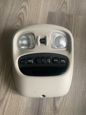 Painel de console Jeep Cherokee TAN 2002 - 2004 56042749AJ 2003 Dash Grand  - Imagem 1 de 2