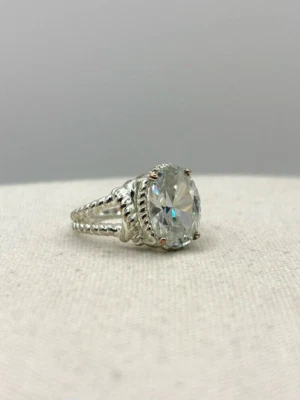 Anillo de cóctel Avon NVC-8 corte ovalado circonita cúbica tono plata cuerda textura banda Foto 1 de 4
