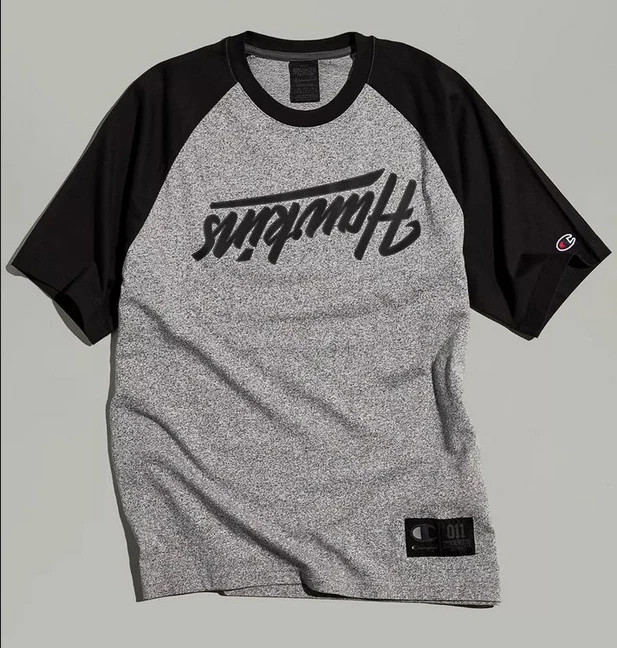 Camiseta Champion X Stranger Things Hawkins Upside Down Raglán Hombre Negra Gris     Foto 1 de 1