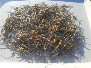 JOBLOT x 625 MIXED ISKRA 1/2 WATT UPM075 CARBON RESISTOR 0.5W (01) - Picture 1 of 10