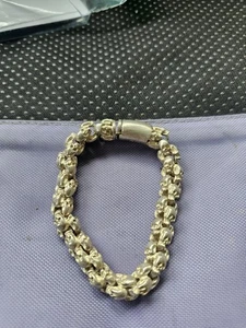 Bracciale portafortuna vintage vecchio cinese tibet argento intagliato a mano teschio usato - Foto 1 di 13