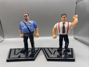 1990er WWF Hasbro Big Boss Man und IRS Tag Team Wrestling Figuren Lot Titan - Bild 1 von 5