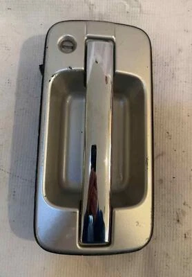 Isuzu Trooper 1998 manija de puerta exterior delantera derecha usada OEM Foto 1 de 4