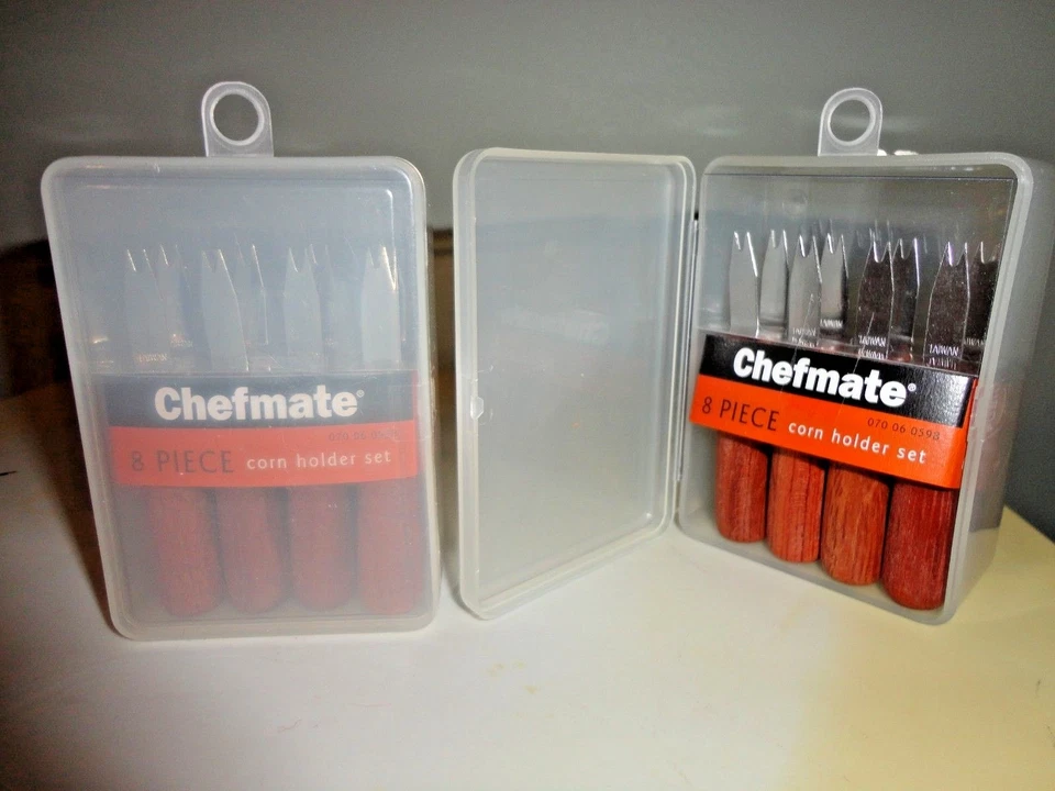 2 PACK CONTAINING TOTAL 16 CHEFMATE CORN HOLDERS 16 PIECE SET - Image 1 of 4