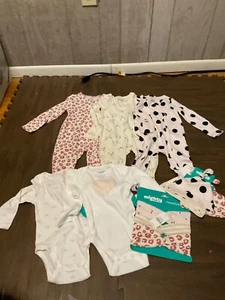 Babykleidung Paket. Mädchen 6 Monate. babyzubehör. rosa, Herz, Blume 7 Stück. - Bild 1 von 1