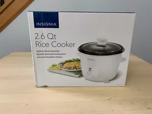 Insignia - 2,6 Quart Reiskocher - warm halten - weiß (NS-RC14WH7) - Bild 1 von 4