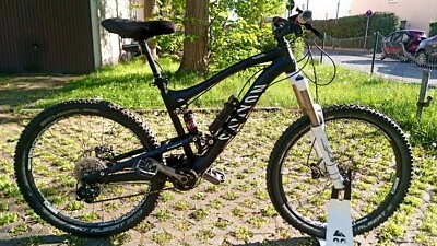 Canyon Strive ES 7.0 Gr. M mit Fahrradständer, Tacho,  und Sattelbezug - Bild 1 von 4