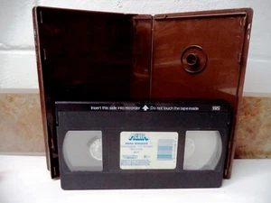 DEAD RINGERS (VHS 1988) Jeremy Irons, Genevieve Bujold, Heidi Von Palleske - Picture 1 of 5