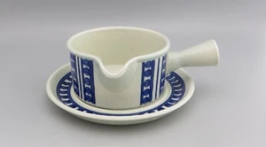 Midwinter Stonehenge Blue Dahlia Gravy/Sauce Boat with Saucer - Jessie Tait - Imagen 1 de 9
