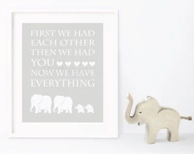 Decoración de guardería de elefante safari doble gris, arte neutro para habitación de bebé safari sin marco Foto 1 de 2