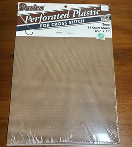 Darice perforierter Kunststoff 2 Blatt 14 Stück braun 8 1/4" x 11" Neu - Bild 1 von 4