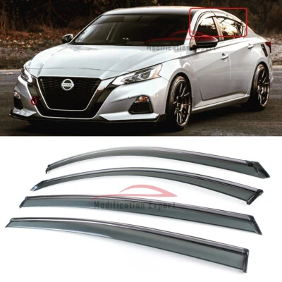 Protector de lluvia para visera de ventana tintada de humo con moldura cromada Nissan Altima 2019-2025 Foto 1 de 4
