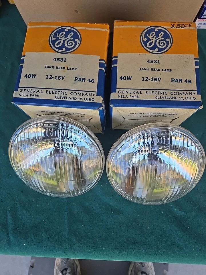 PAIR GE 4531 40W 12-16V DRIVING HEAD LAMP RAT ROD CUSTOM LEADSLEAD  - Image 1 of 3