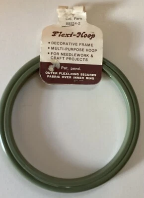 Vintage Flexi-hoop FERN GREEN 5” Needlework Hoop/frame W/Metal Hanger 88524-2 - Image 1 of 3