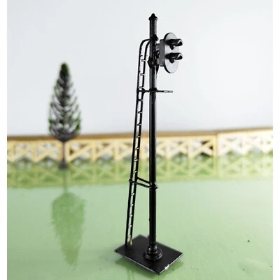 1 x HO scale model railroad 2 aspects block signal LED green/red light #K02SrBK - Image 1 of 4