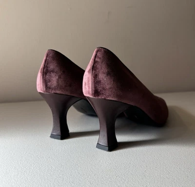 Vintage Ferragamo Shoes Purple/Brown Crushed Velvet French Heel 9 AA - Изображение 1 из 4