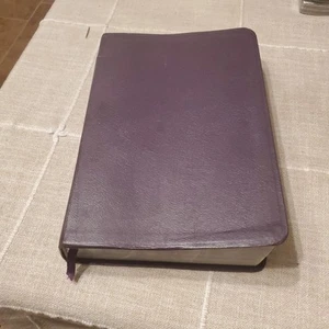 Women of Faith Study Bible Purple Bonded Leather NIV Zondervan 2001 Edition - Picture 1 of 24