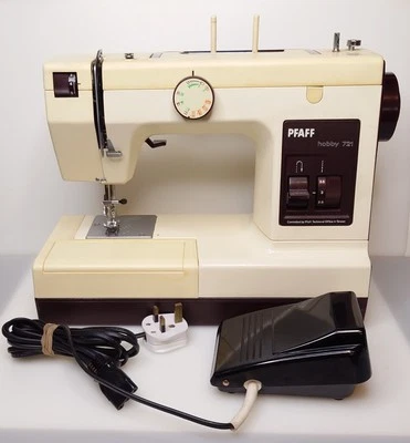 Pfaff Hobby 721 Dorina Type 730 Sewing Machine  - Image 1 of 4