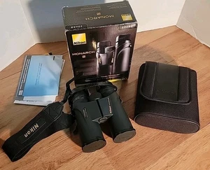 Nikon Monarch 5 10x42 Binocular Waterproof fog proof Rubber-Armored - Picture 1 of 6