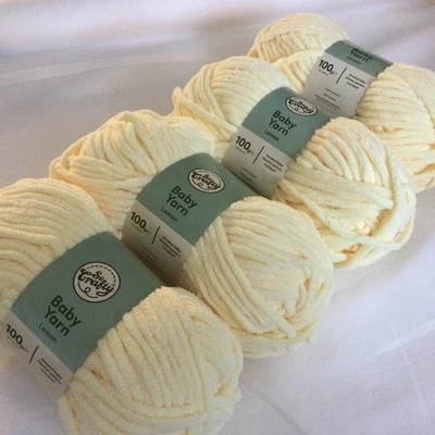 400g LEMON BABY YARN 4 x 100g So Crafty Chunky Chenille & BLANKET PATTERN New - Image 1 of 4
